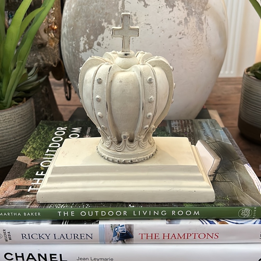 Vintage crown decor